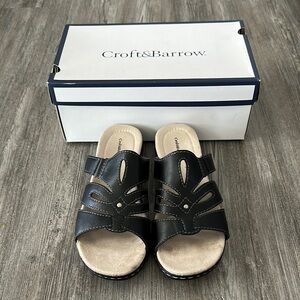 Croft & Barrow Black and Cream Sandals with Woven Straps